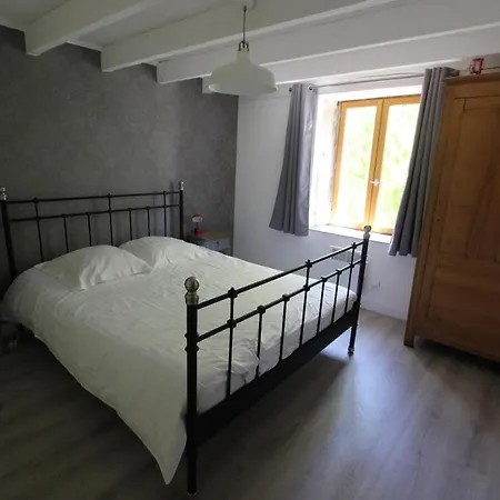 Bed & Breakfast Combrailleurs *